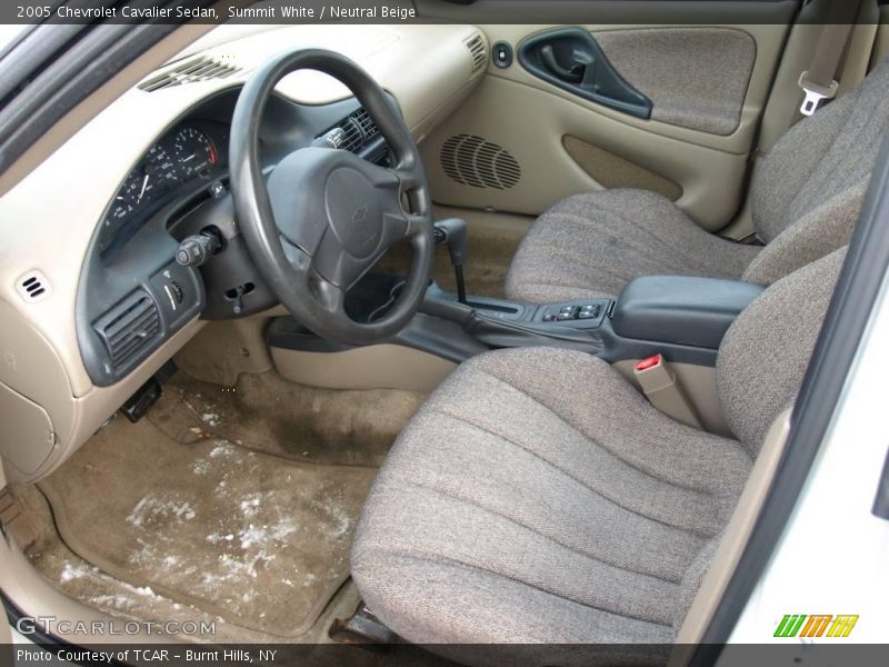 Summit White / Neutral Beige 2005 Chevrolet Cavalier Sedan