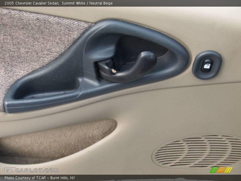 Summit White / Neutral Beige 2005 Chevrolet Cavalier Sedan