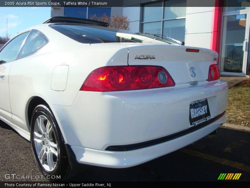 Taffeta White / Titanium 2005 Acura RSX Sports Coupe