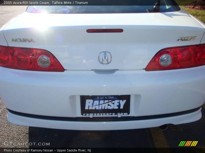 Taffeta White / Titanium 2005 Acura RSX Sports Coupe