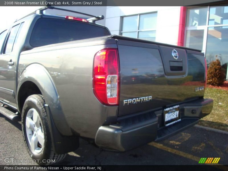 Storm Grey / Steel 2008 Nissan Frontier LE Crew Cab 4x4