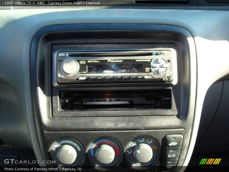 Cypress Green Pearl / Charcoal 1997 Honda CR-V 4WD