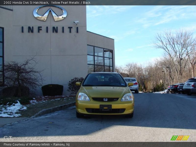 Yellow Pearl Metallic / Black 2002 Honda Civic Si Hatchback