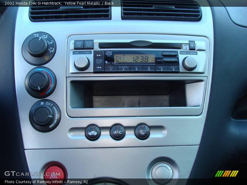 Yellow Pearl Metallic / Black 2002 Honda Civic Si Hatchback