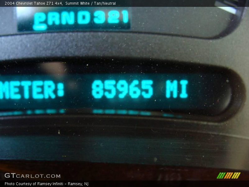 Summit White / Tan/Neutral 2004 Chevrolet Tahoe Z71 4x4