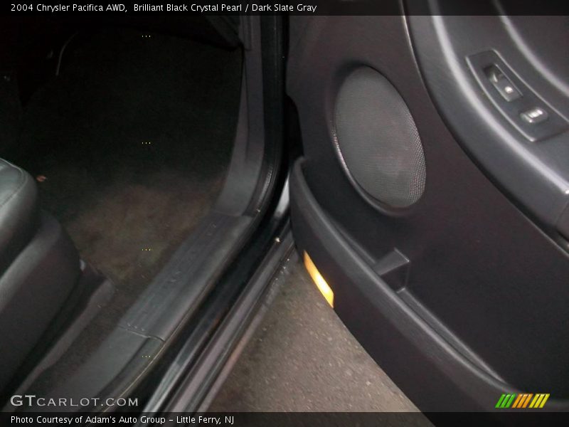 Brilliant Black Crystal Pearl / Dark Slate Gray 2004 Chrysler Pacifica AWD