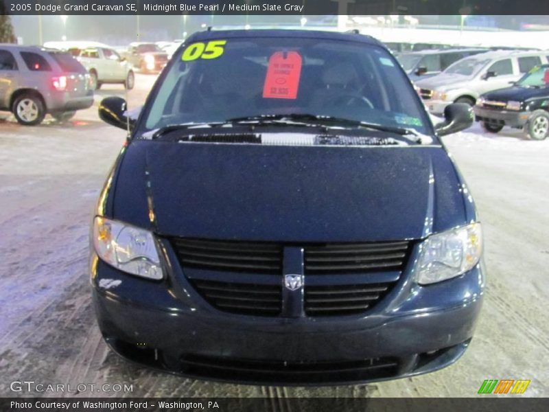 Midnight Blue Pearl / Medium Slate Gray 2005 Dodge Grand Caravan SE