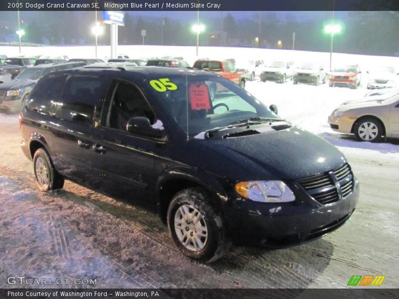 Midnight Blue Pearl / Medium Slate Gray 2005 Dodge Grand Caravan SE