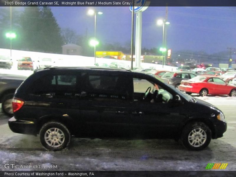 Midnight Blue Pearl / Medium Slate Gray 2005 Dodge Grand Caravan SE