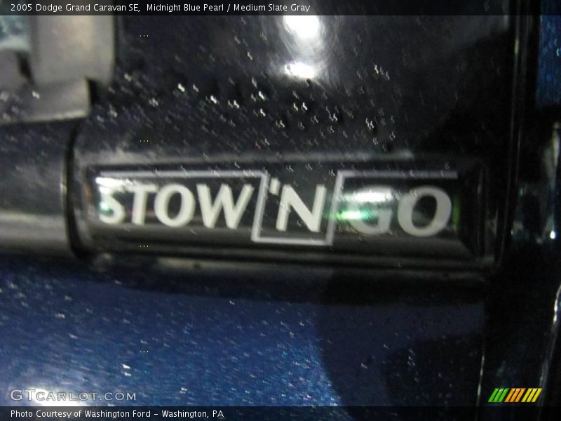 Midnight Blue Pearl / Medium Slate Gray 2005 Dodge Grand Caravan SE
