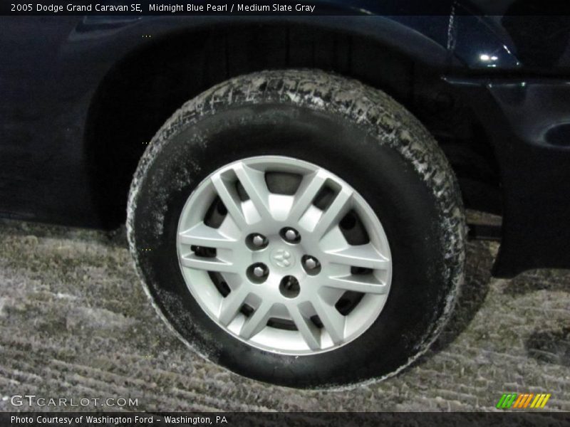 Midnight Blue Pearl / Medium Slate Gray 2005 Dodge Grand Caravan SE
