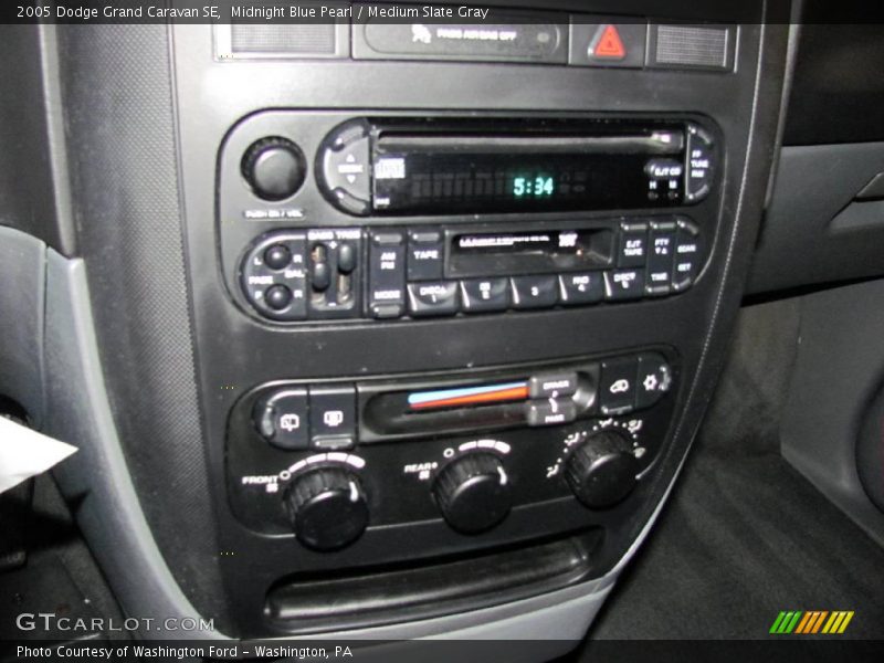 Midnight Blue Pearl / Medium Slate Gray 2005 Dodge Grand Caravan SE