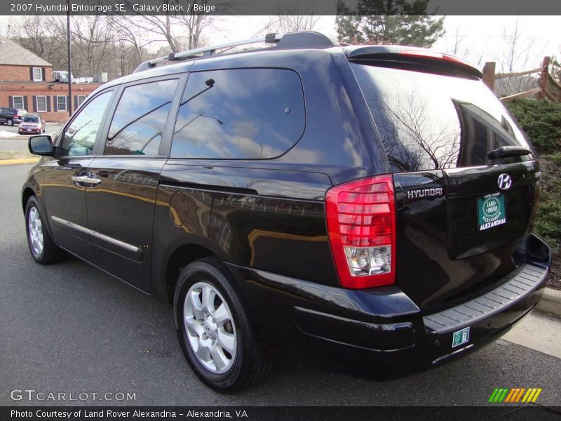 Galaxy Black / Beige 2007 Hyundai Entourage SE