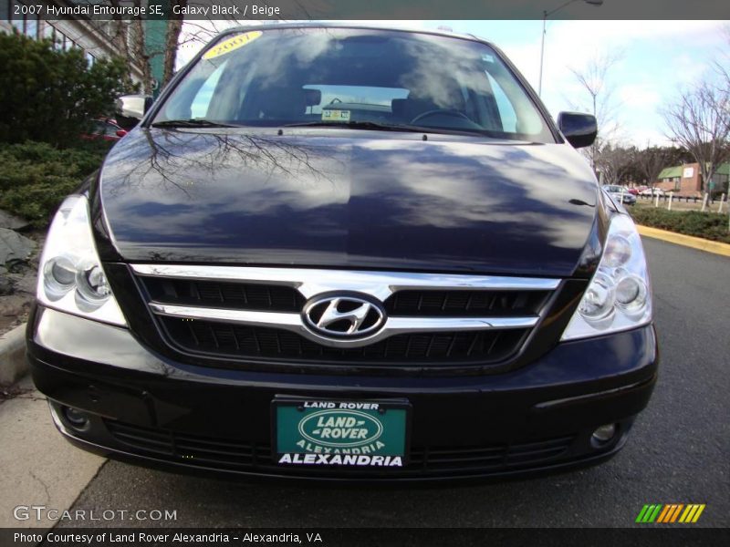 Galaxy Black / Beige 2007 Hyundai Entourage SE