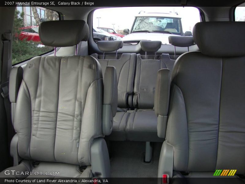 Galaxy Black / Beige 2007 Hyundai Entourage SE