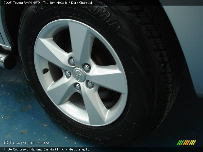Titanium Metallic / Dark Charcoal 2005 Toyota RAV4 4WD