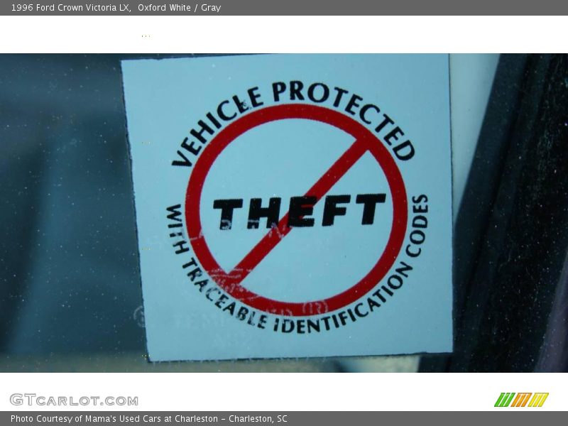 Oxford White / Gray 1996 Ford Crown Victoria LX
