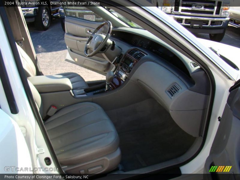 Diamond White Pearl / Stone 2004 Toyota Avalon XLS