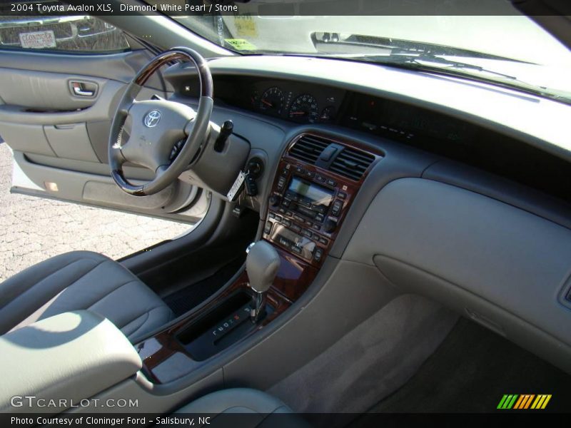 Diamond White Pearl / Stone 2004 Toyota Avalon XLS