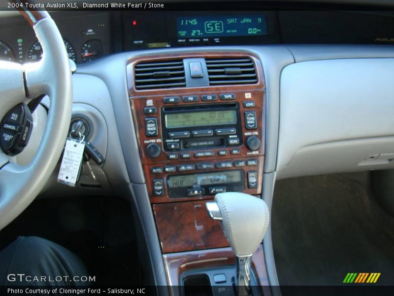 Diamond White Pearl / Stone 2004 Toyota Avalon XLS