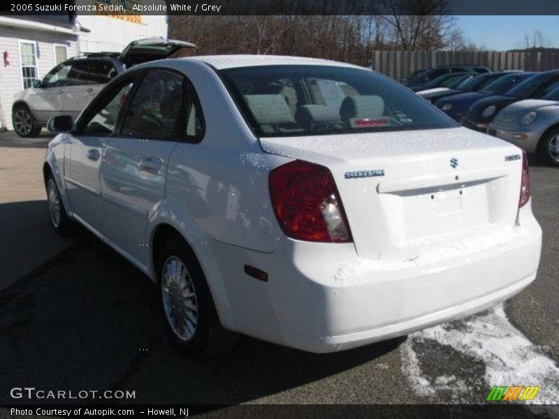 Absolute White / Grey 2006 Suzuki Forenza Sedan
