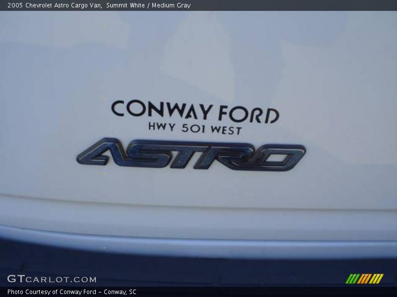 Summit White / Medium Gray 2005 Chevrolet Astro Cargo Van