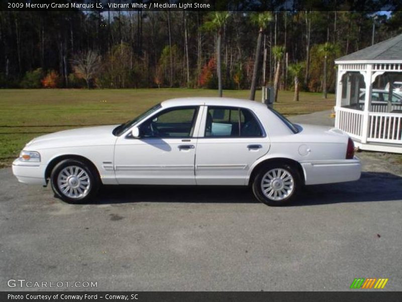 Vibrant White / Medium Light Stone 2009 Mercury Grand Marquis LS