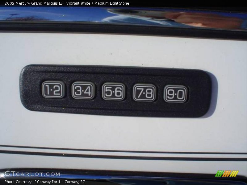 Vibrant White / Medium Light Stone 2009 Mercury Grand Marquis LS