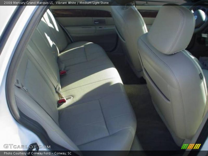 Vibrant White / Medium Light Stone 2009 Mercury Grand Marquis LS