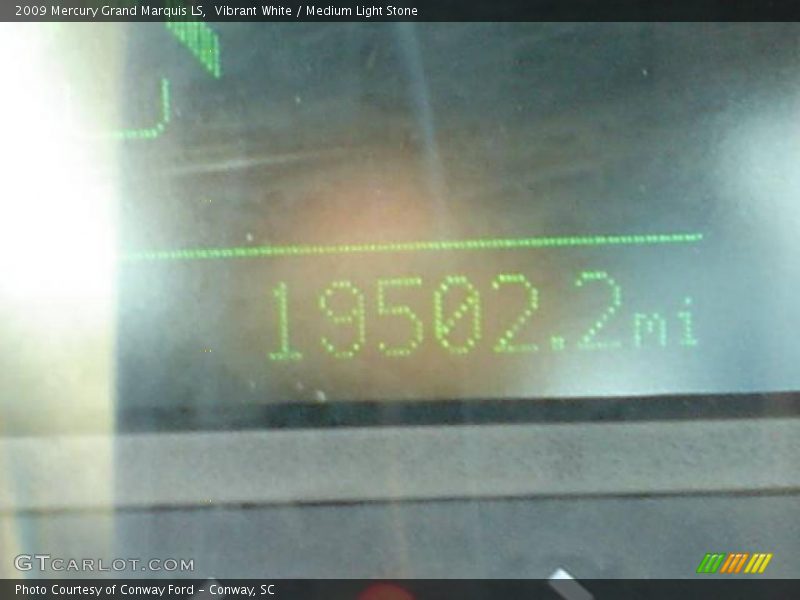 Vibrant White / Medium Light Stone 2009 Mercury Grand Marquis LS