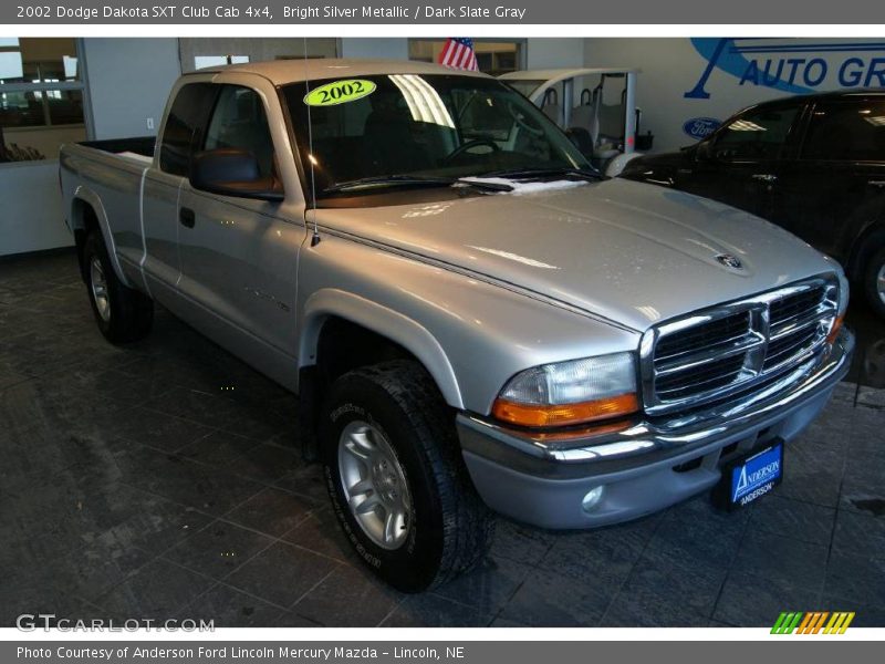 Bright Silver Metallic / Dark Slate Gray 2002 Dodge Dakota SXT Club Cab 4x4