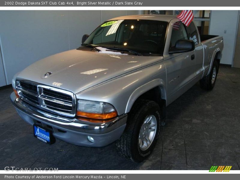 Bright Silver Metallic / Dark Slate Gray 2002 Dodge Dakota SXT Club Cab 4x4
