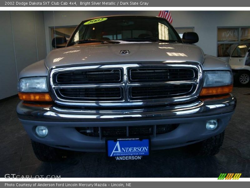 Bright Silver Metallic / Dark Slate Gray 2002 Dodge Dakota SXT Club Cab 4x4