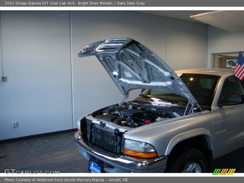 Bright Silver Metallic / Dark Slate Gray 2002 Dodge Dakota SXT Club Cab 4x4