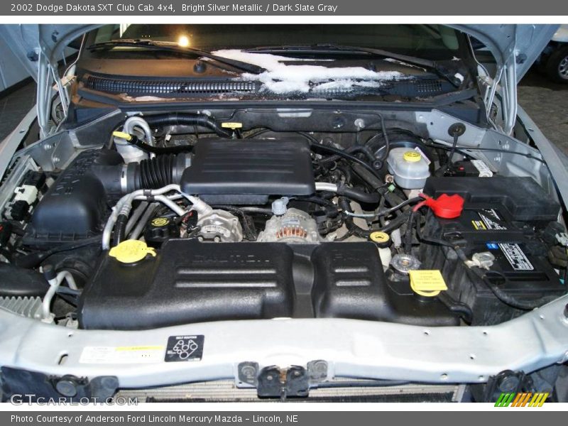 Bright Silver Metallic / Dark Slate Gray 2002 Dodge Dakota SXT Club Cab 4x4