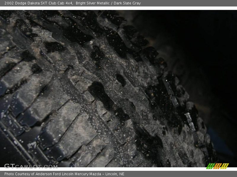 Bright Silver Metallic / Dark Slate Gray 2002 Dodge Dakota SXT Club Cab 4x4