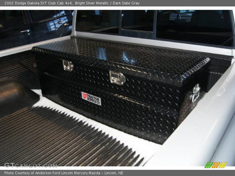 Bright Silver Metallic / Dark Slate Gray 2002 Dodge Dakota SXT Club Cab 4x4