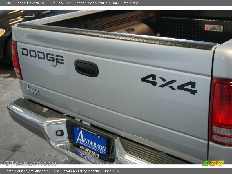 Bright Silver Metallic / Dark Slate Gray 2002 Dodge Dakota SXT Club Cab 4x4