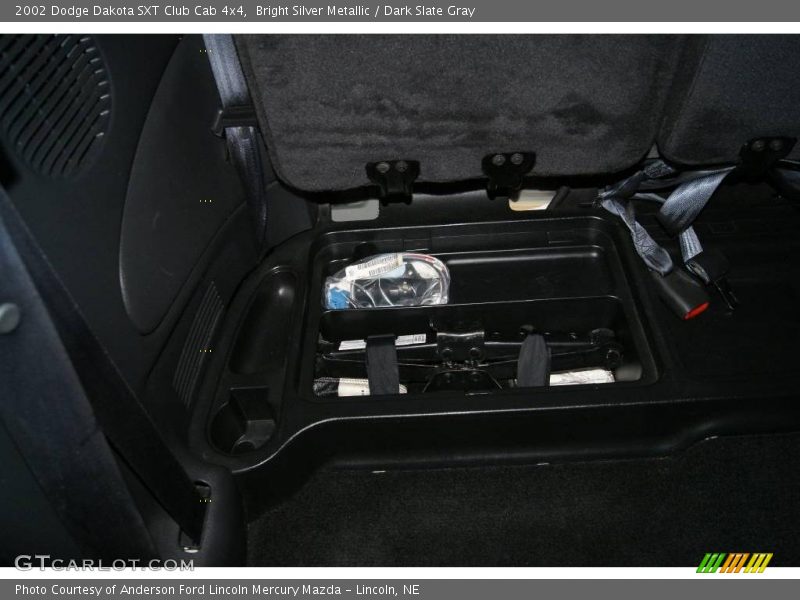 Bright Silver Metallic / Dark Slate Gray 2002 Dodge Dakota SXT Club Cab 4x4