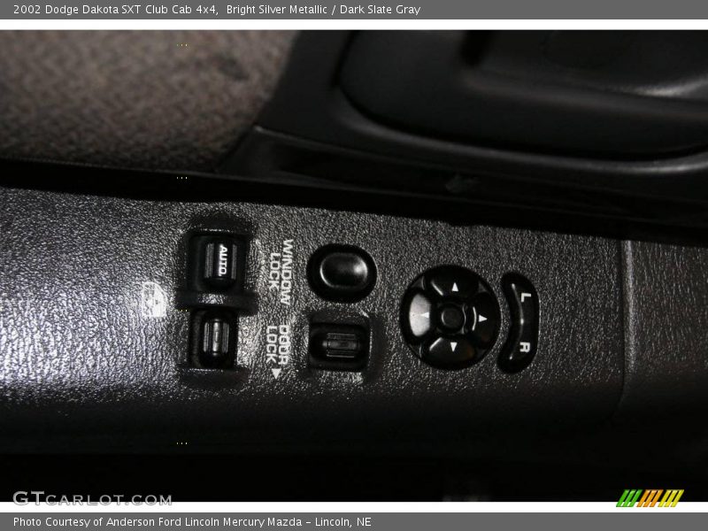 Bright Silver Metallic / Dark Slate Gray 2002 Dodge Dakota SXT Club Cab 4x4