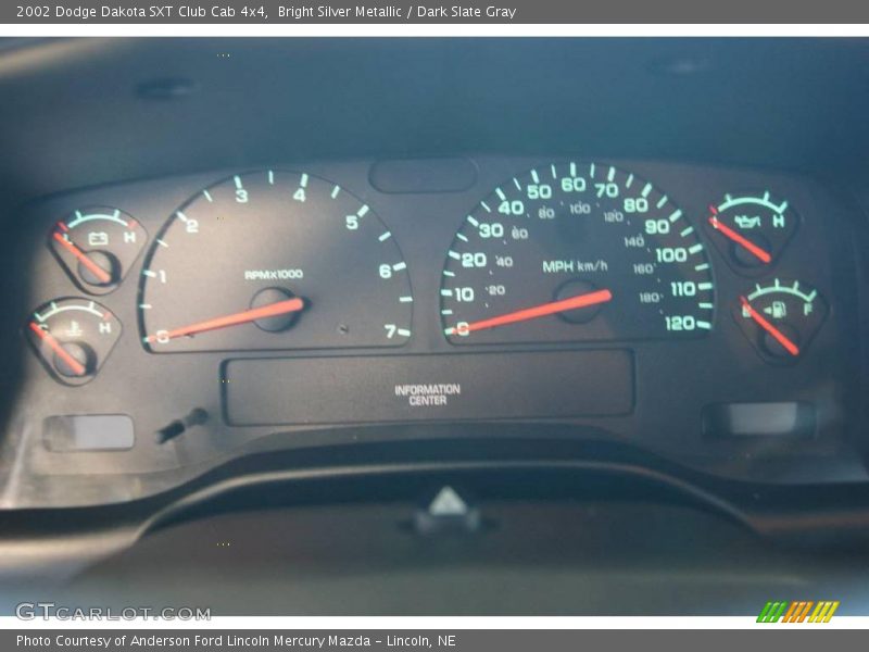 Bright Silver Metallic / Dark Slate Gray 2002 Dodge Dakota SXT Club Cab 4x4