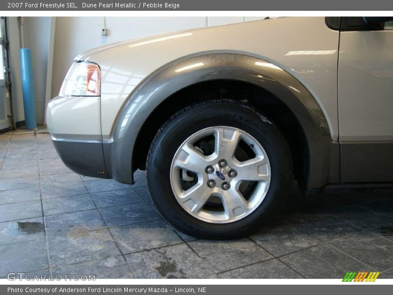 Dune Pearl Metallic / Pebble Beige 2007 Ford Freestyle SEL