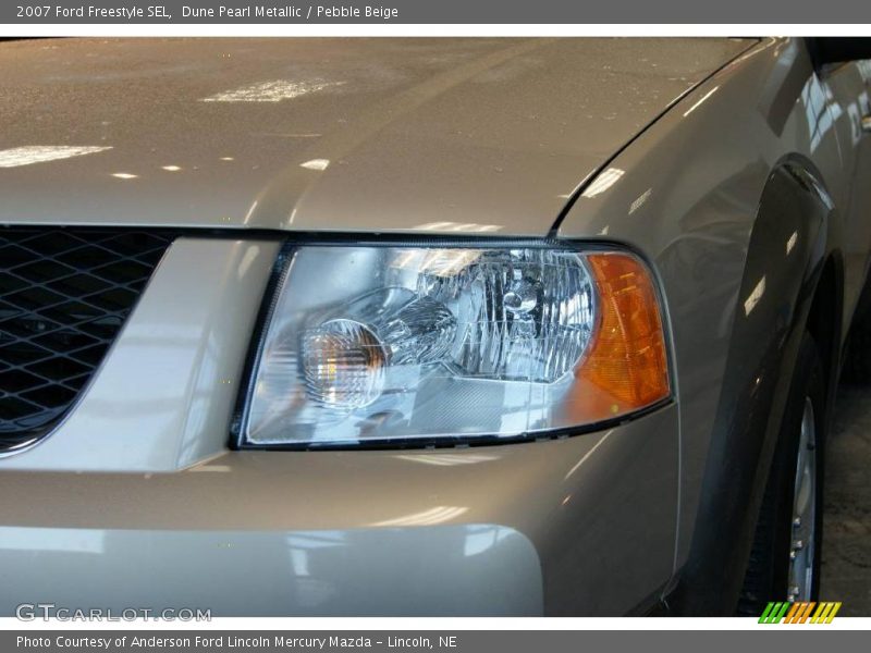 Dune Pearl Metallic / Pebble Beige 2007 Ford Freestyle SEL