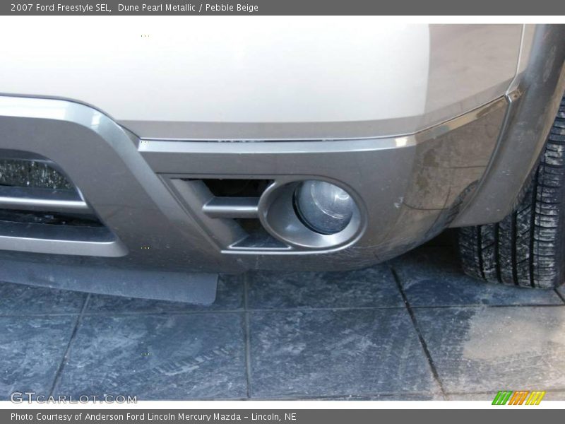 Dune Pearl Metallic / Pebble Beige 2007 Ford Freestyle SEL