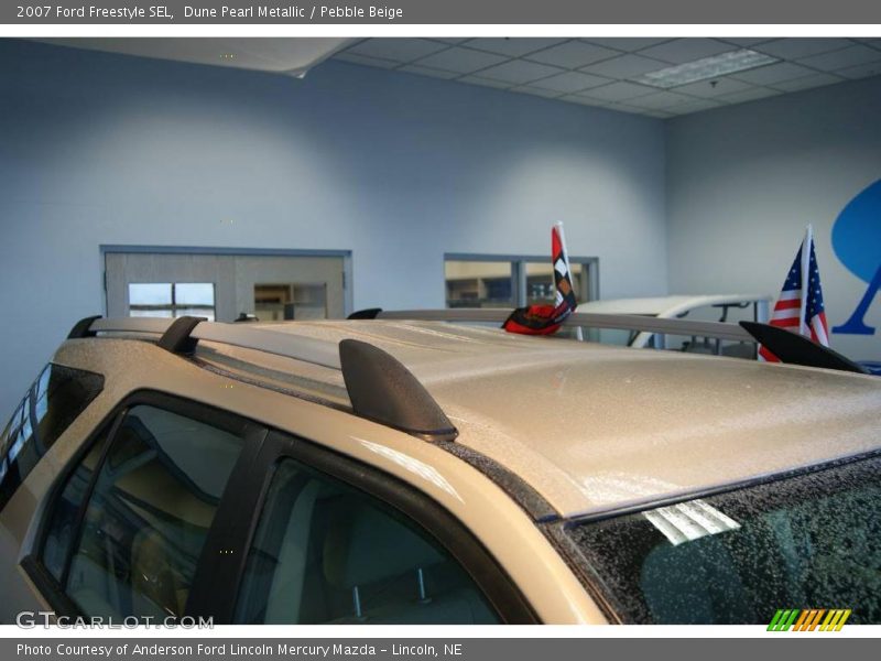 Dune Pearl Metallic / Pebble Beige 2007 Ford Freestyle SEL