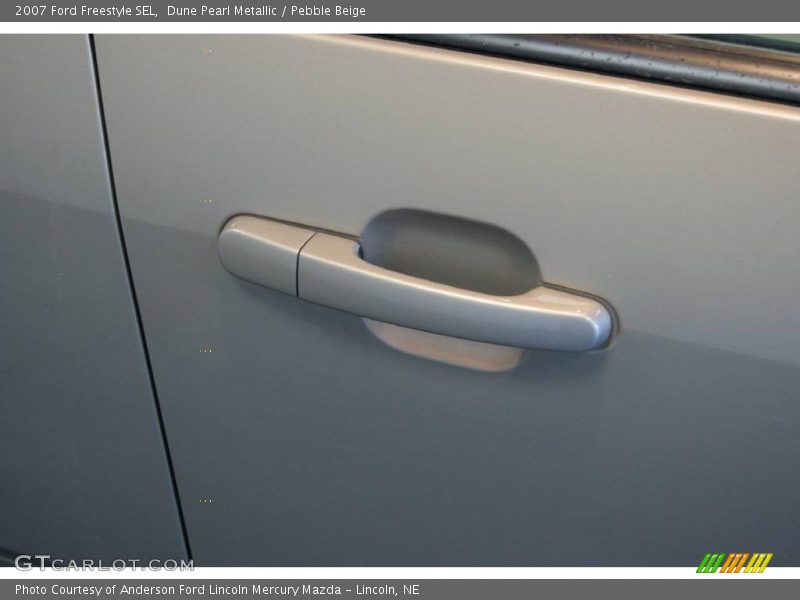 Dune Pearl Metallic / Pebble Beige 2007 Ford Freestyle SEL