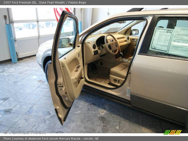 Dune Pearl Metallic / Pebble Beige 2007 Ford Freestyle SEL
