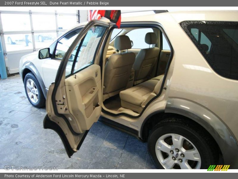 Dune Pearl Metallic / Pebble Beige 2007 Ford Freestyle SEL