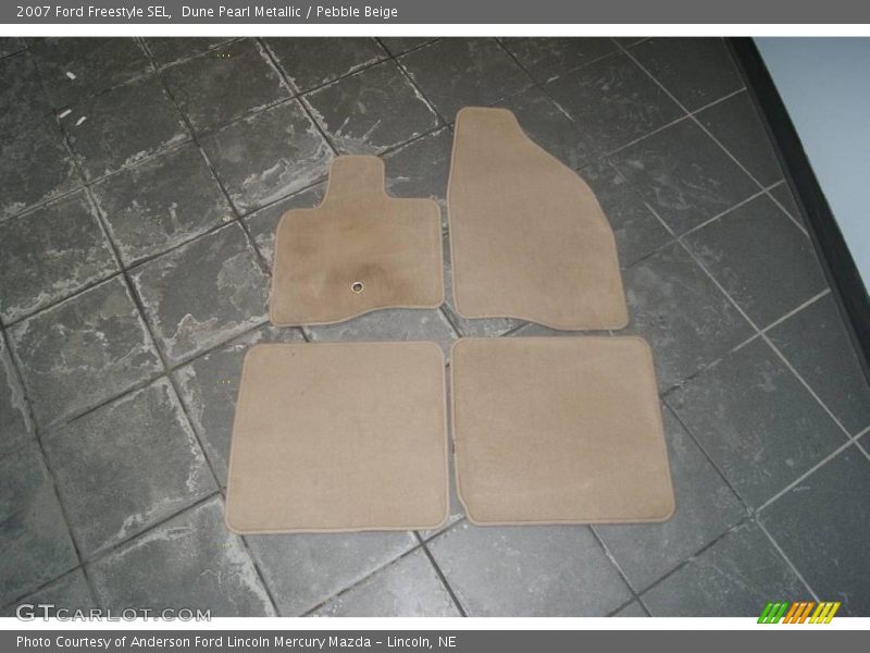 Dune Pearl Metallic / Pebble Beige 2007 Ford Freestyle SEL