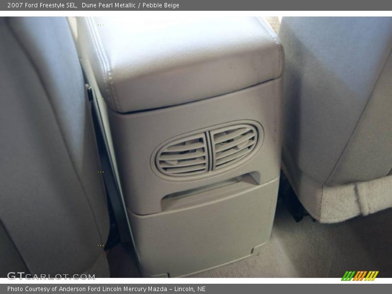 Dune Pearl Metallic / Pebble Beige 2007 Ford Freestyle SEL